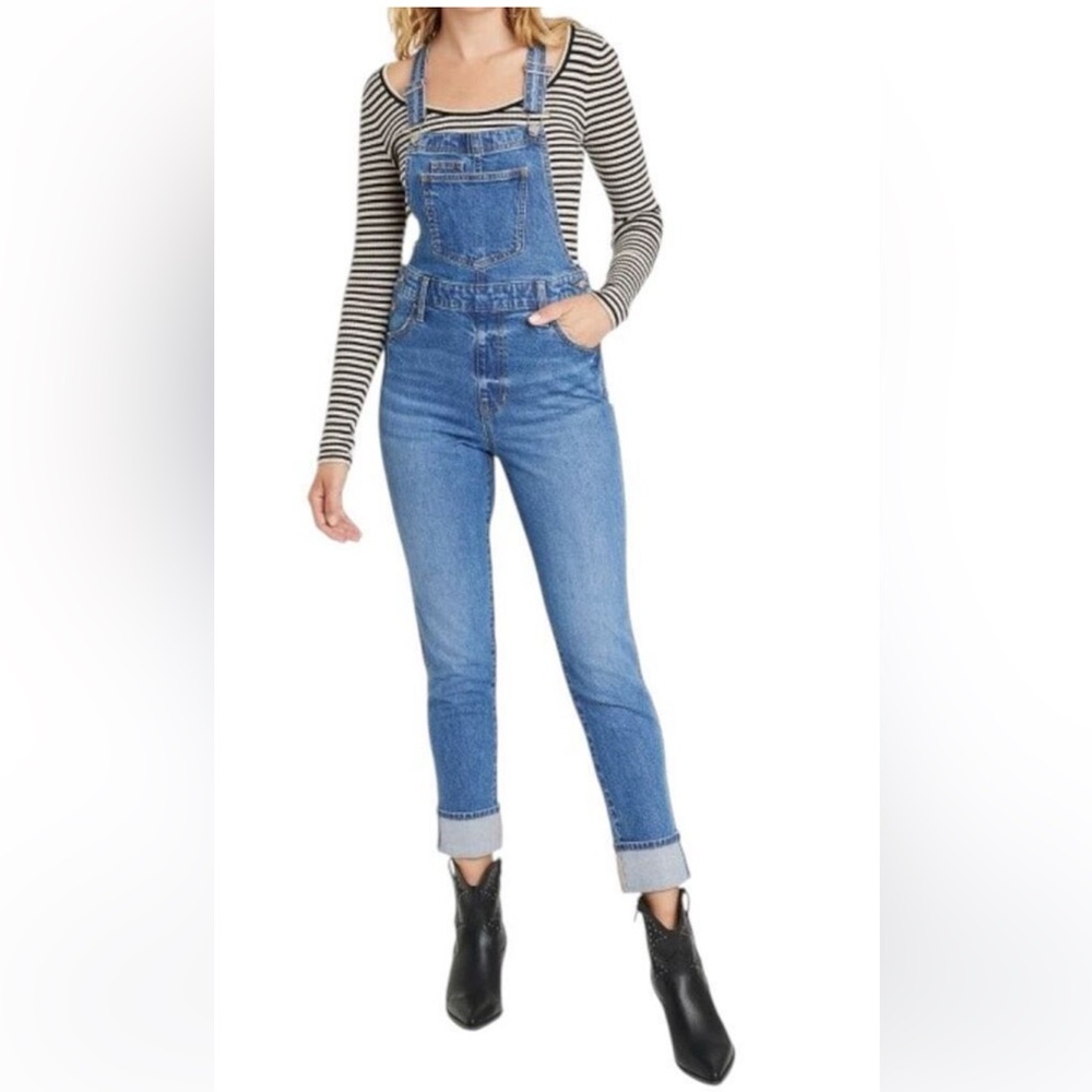 Universal Thread Blue Jeans with Classic Fit